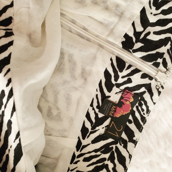 Gifted 😉Forever21 Mini Skirt - Picture 4 of 8